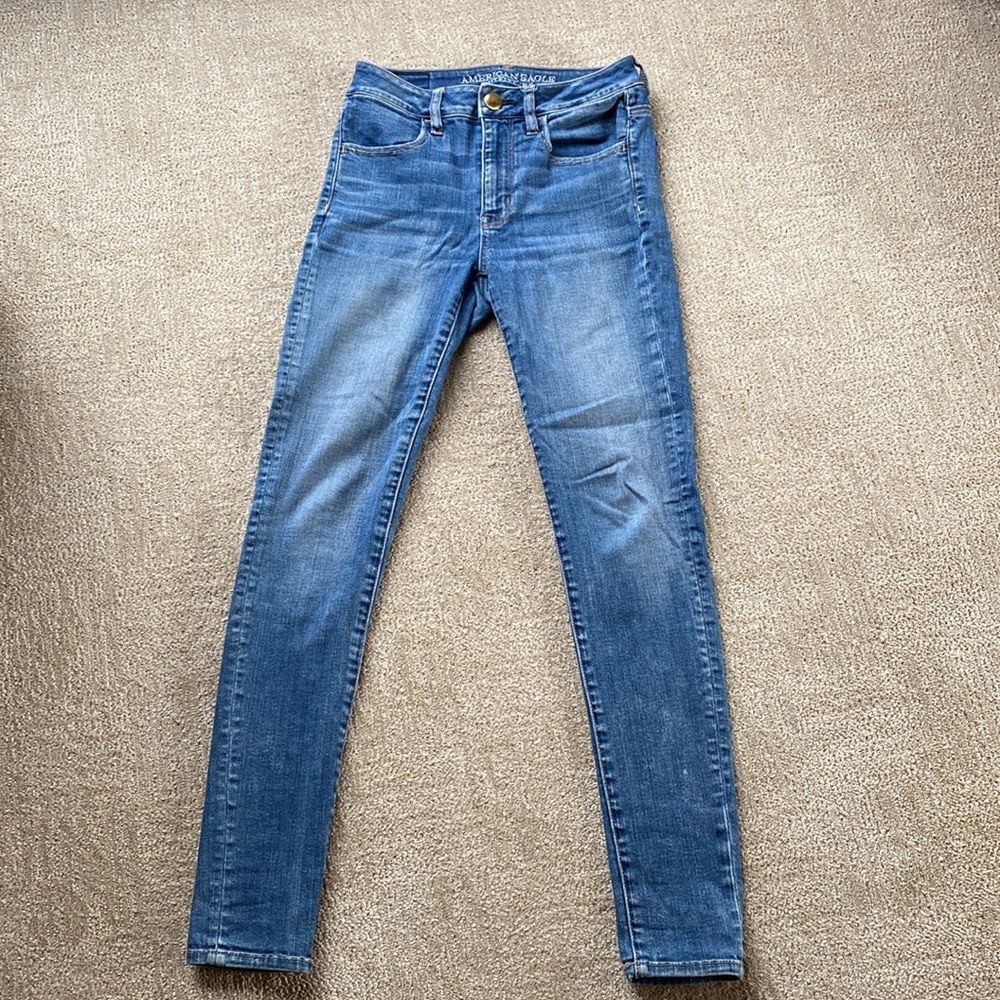 American Eagle Size 2 medium wash Jeans